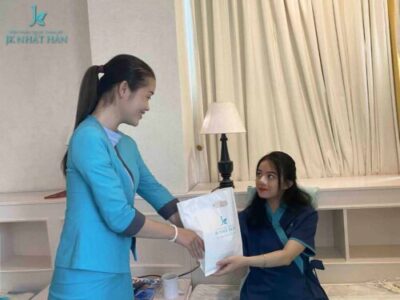 PHONG CÁCH PHỤC VỤ CHUYÊN NGHIỆP 